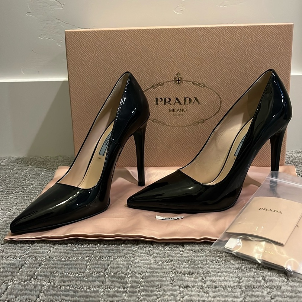 PRADA black highheels